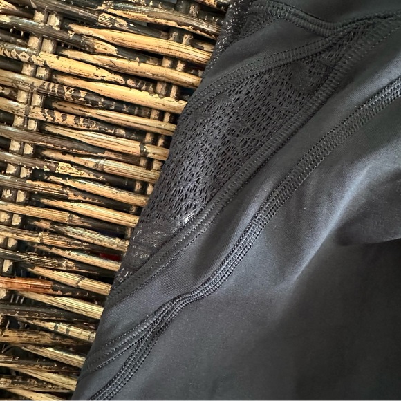 Lululemon Wunder Under High-Rise Tight 25" *Lace, Black, size 8 - Picture 10 of 12